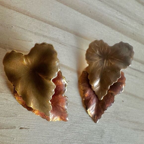 Vintage Gold & Copper-Tone Leaf Earrings – Lightweight Movable Statement Jewelry - Picture 5 of 7